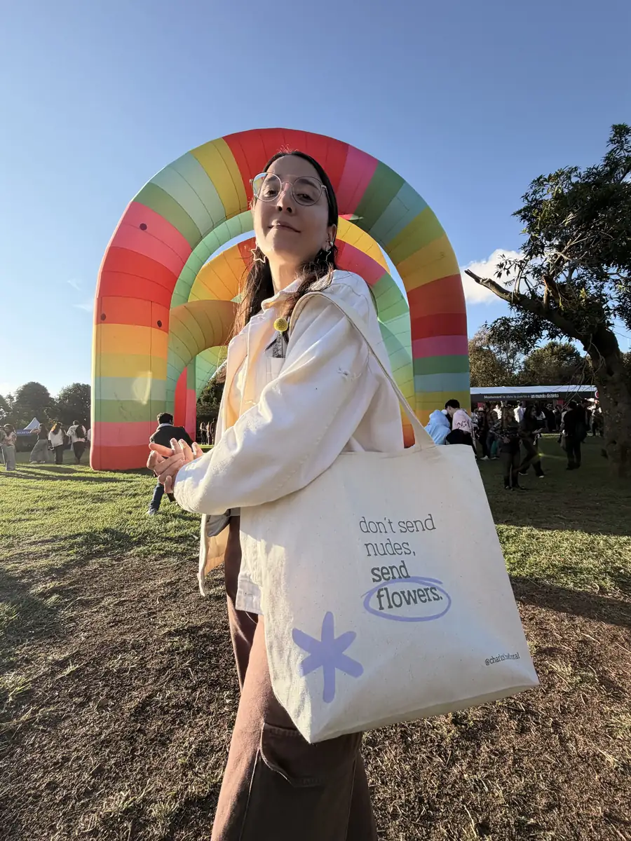 charlot tote outdoors